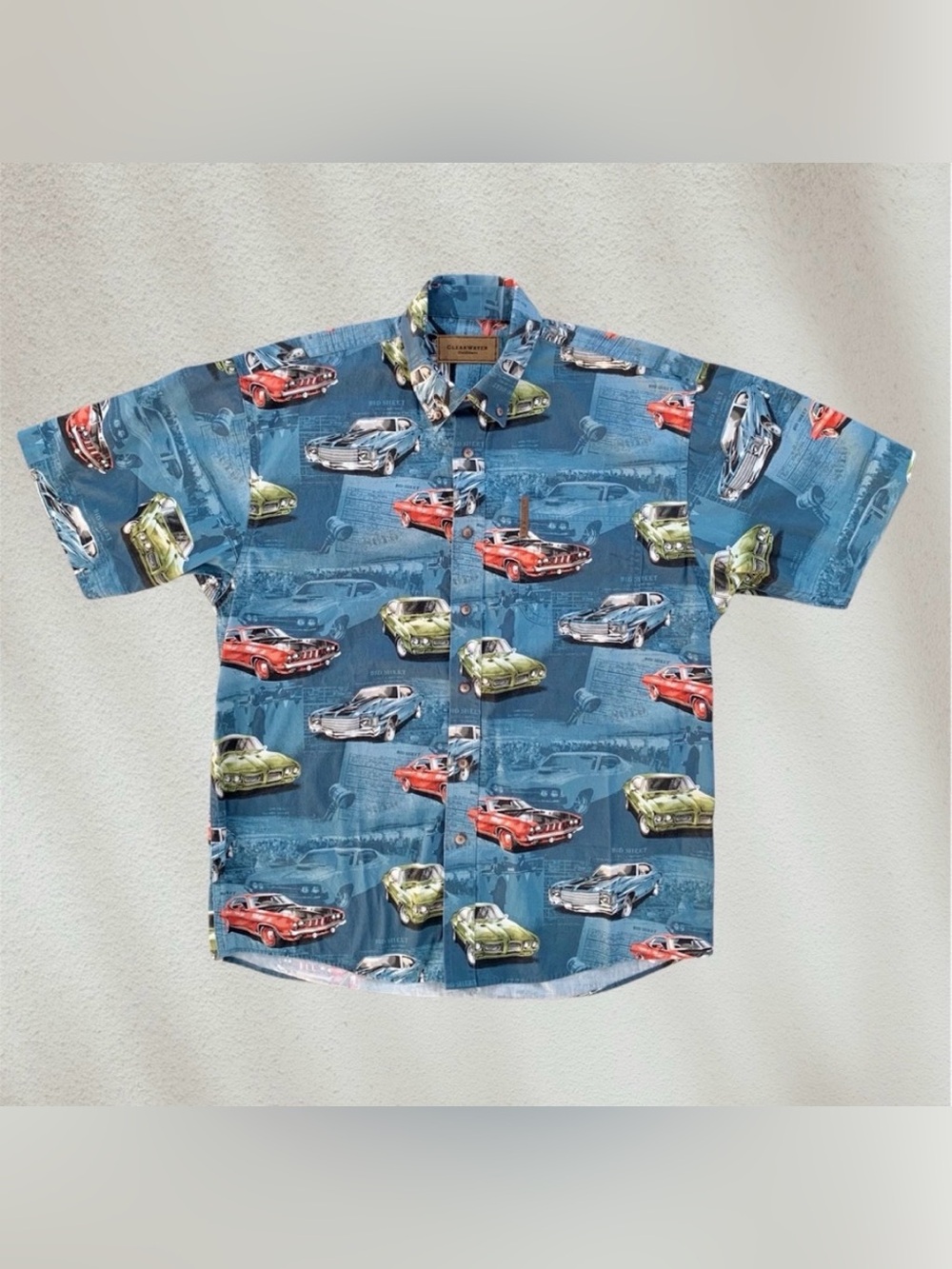 Clearwater Outfitters Muscle Cars Short Sleeve Hawaiian Shirt ~ Men’s Medium